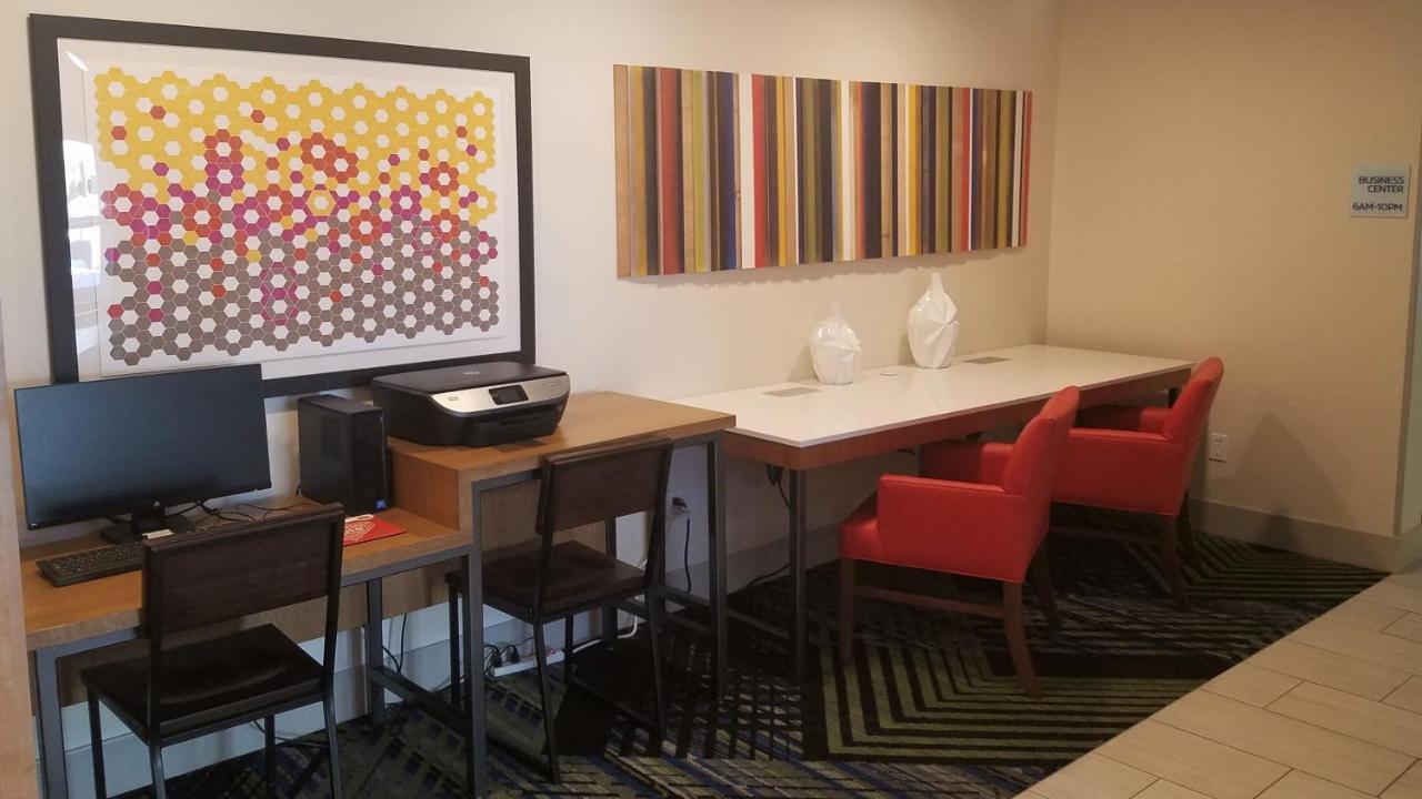 Holiday Inn Express Irwin Pa Tpk Exit 67 By Ihg Luaran gambar
